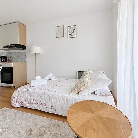 2279 Meena Apartment *